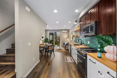 302 N 107th Street, Seattle, WA 98133 - Photo 3