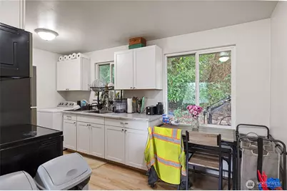 3218 Halverson Avenue, Bremerton, WA 98310 - Photo 9