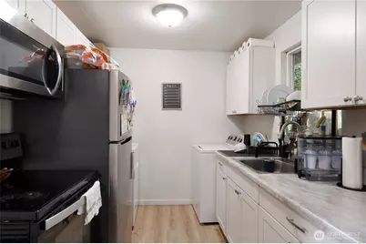 3218 Halverson Avenue, Bremerton, WA 98310 - Photo 11