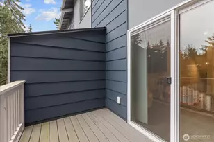 23413 Edmonds Way, Edmonds, WA 98026 - Photo 29