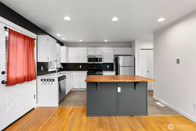 1110 15th Avenue SW, Puyallup, WA 98371 - Photo 5