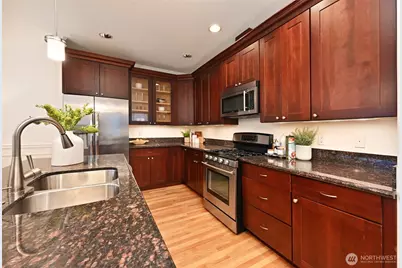 2531 30th Avenue W, Seattle, WA 98199 - Photo 9