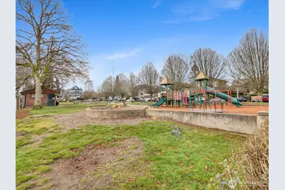 166 Newton Street, Seattle, WA 98109 - Photo 23