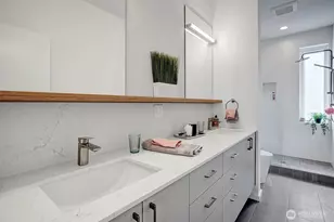 635 13th Ave E, Seattle, WA 98102 - Photo 17