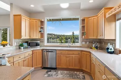 6056 Sandpiper Court, Bremerton, WA 98312 - Photo 11