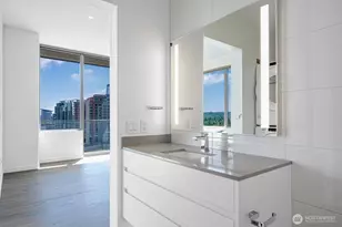 10232 NE 10th St, Bellevue, WA 98004 - Photo 15