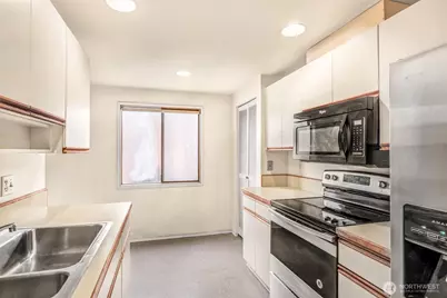 505 W Roy Street #304, Seattle, WA 98119 - Photo 13