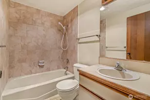 505 W Roy St, Seattle, WA 98119 - Photo 21