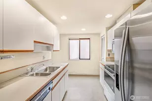 505 W Roy St, Seattle, WA 98119 - Photo 11