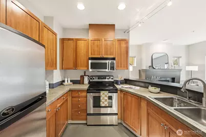 3671 Dayton Avenue N #2, Seattle, WA 98103 - Photo 5