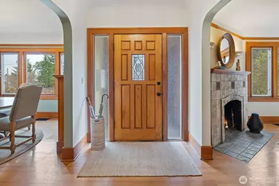 2463 26th Avenue E, Seattle, WA 98112 - Photo 3