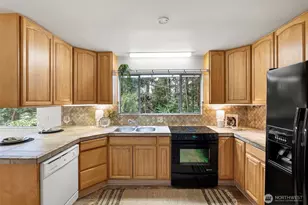 1145 Lower Marine Dr, Bremerton, WA 98312 - Photo 9