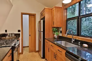 313 Edgecliff Dr, Langley, WA 98260 - Photo 13