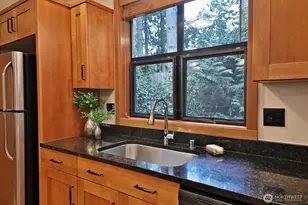 313 Edgecliff Dr, Langley, WA 98260 - Photo 13