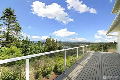 1048 Cassius Court, Camano Island, WA 98282 - Photo 9