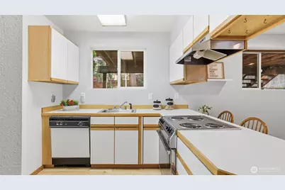 15667 SE Fairwood Boulevard, Renton, WA 98058 - Photo 23