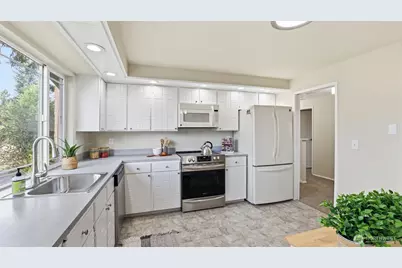 15667 SE Fairwood Boulevard, Renton, WA 98058 - Photo 11