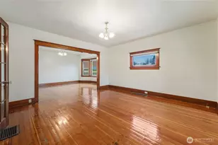 1055 E E Isaacs Ave E, Walla Walla, WA 99362 - Photo 7