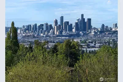 10911 D Glen Acres Drive S, Seattle, WA 98168 - Photo 7