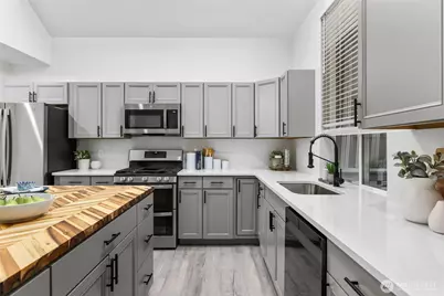 25600 Lake Wilderness Country Club Drive SE, Maple Valley, WA 98038 - Photo 9