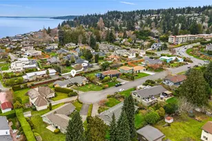 817 Puget Way, Edmonds, WA 98020 - Photo 37