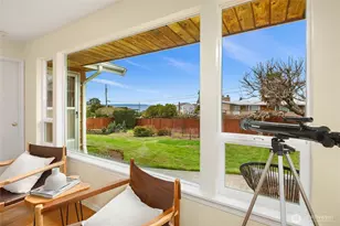 817 Puget Way, Edmonds, WA 98020 - Photo 3