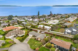 817 Puget Way, Edmonds, WA 98020 - Photo 35