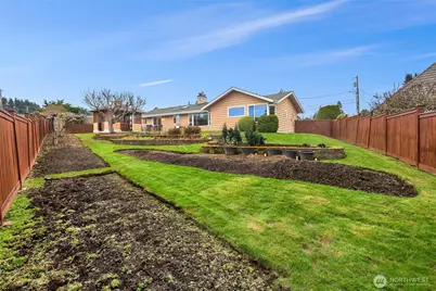 817 Puget Way, Edmonds, WA 98020 - Photo 29