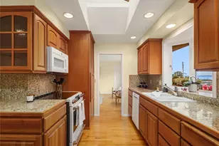 817 Puget Way, Edmonds, WA 98020 - Photo 13