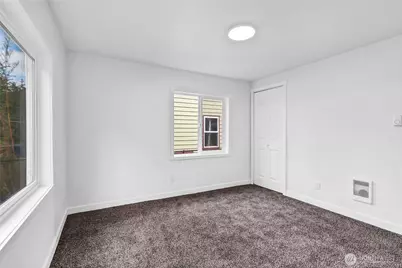 12034 68th Avenue S, Seattle, WA 98178 - Photo 11