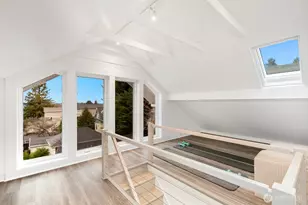 210 W McGraw St, Seattle, WA 98119 - Photo 17