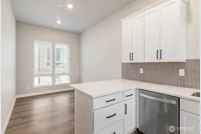 6611 S 128th Street, Seattle, WA 98178 - Photo 3