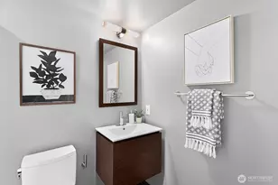 215 20th Ave E, Seattle, WA 98112 - Photo 17