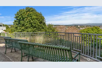 1800 Taylor Avenue N #406, Seattle, WA 98109 - Photo 17