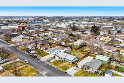 717 S Locust Lane, Moses Lake, WA 98837 - Photo 3