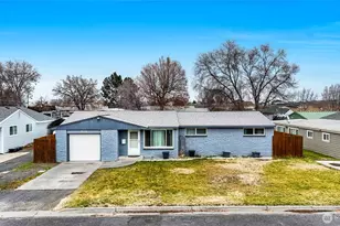 717 S Locust Ln, Moses Lake, WA 98837 - Photo 1