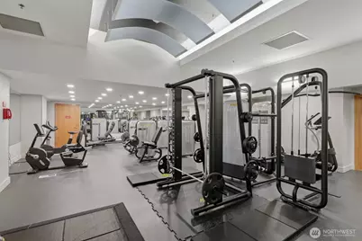 10650 NE 9th Place #923, Bellevue, WA 98004 - Photo 17