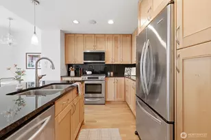 10650 NE 9th Pl, Bellevue, WA 98004 - Photo 9