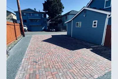 3405 Rockefeller Avenue #D, Everett, WA 98201 - Photo 3