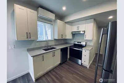 3405 Rockefeller Avenue #D, Everett, WA 98201 - Photo 7