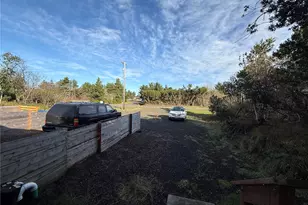 297 Marine View Dr SW, Ocean Shores, WA 98569 - Photo 3