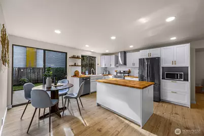 12943 SE 68th Street, Bellevue, WA 98006 - Photo 15