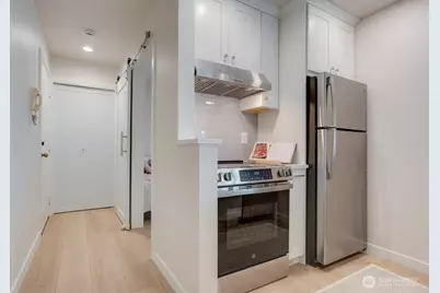 1312 6th Avenue N #9, Seattle, WA 98109 - Photo 3