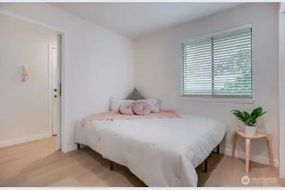 1312 6th Avenue N #9, Seattle, WA 98109 - Photo 17