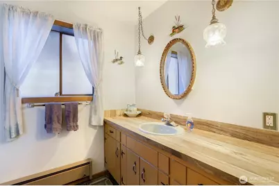 458 Klickitat Drive, La Conner, WA 98257 - Photo 17