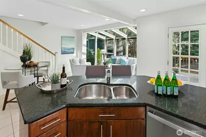 9710 8th Avenue NE, Seattle, WA 98115 - Photo 13