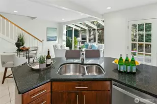 9710 8th Ave NE, Seattle, WA 98115 - Photo 13