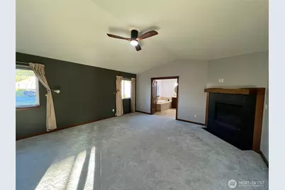 8715 185th Street Ct E, Puyallup, WA 98375 - Photo 11