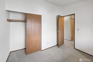 323 SW 112th St, Seattle, WA 98146 - Photo 23