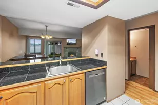 323 SW 112th St, Seattle, WA 98146 - Photo 5